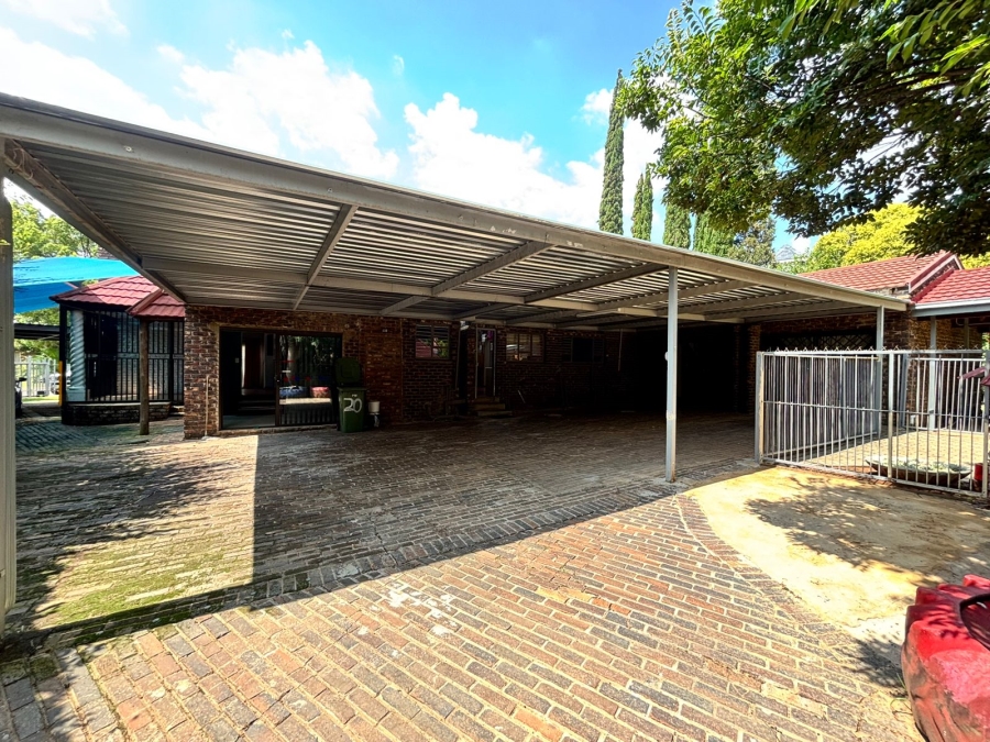 4 Bedroom Property for Sale in Van Der Hoff Park North West